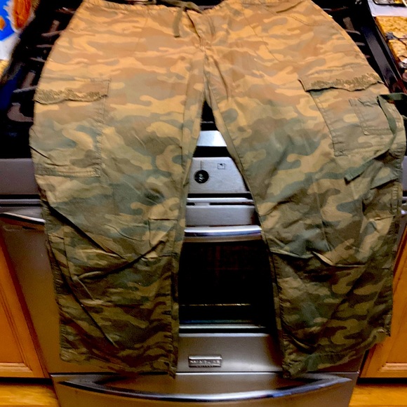 Old Navy Pants & Jumpsuits Used Old Navy Camo Pants Womens Plus